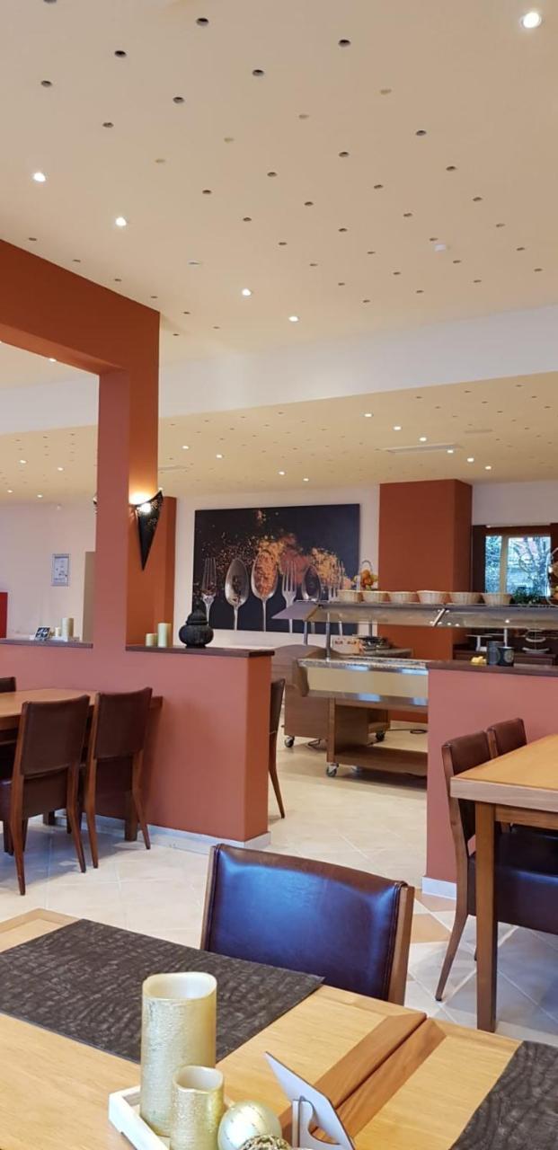 Hotel Imota Neuwied Bagian luar foto